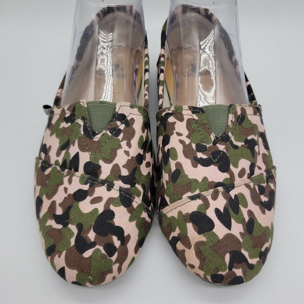 Corkys Sues Womens Khaki Green Camo Canvas Slip On Alpargata Flats Size 9